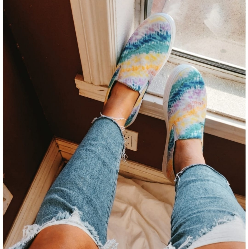 🚨Basic with a twist Collection// tie dye Sneaker
